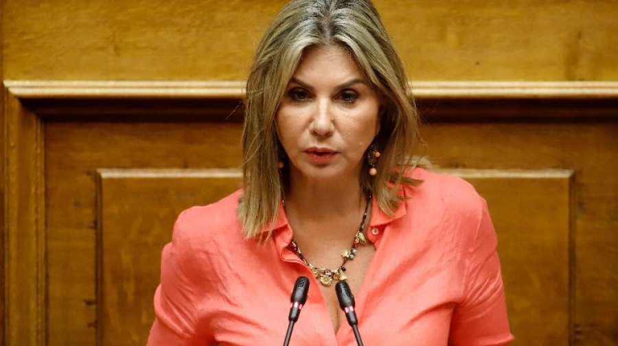 Μακρή: Δεν θα επιστρέψουμε στην τηλεκπαίδευση - Διαφορετικά τα μέτρα για τα σχολεία φέτος