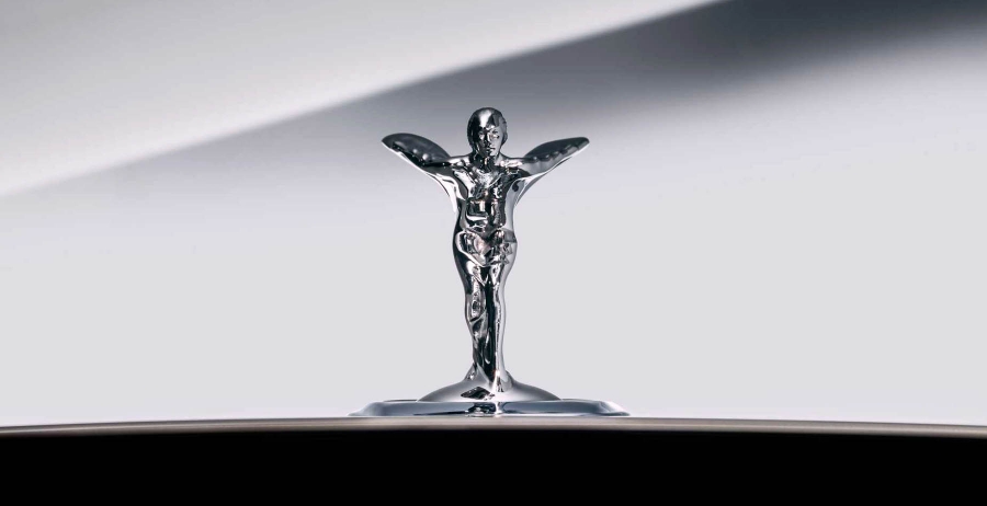 Κοσμοϊστορική αλλαγή για την Rolls-Royce