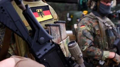 Ο Merz συνεχίζει τη στρατιωτικοποίηση της Γερμανίας εν μέσω αντιρωσικής υστερίας