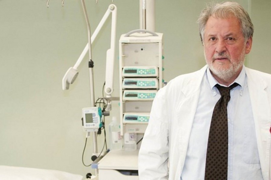 Καπραβέλος (διευθυντής ΜΕΘ στο Παπανικολάου): Τα Χριστούγεννα μπορεί να προκαλέσουν το γ’ κύμα κορωνοϊού – Δεν θα το αντέξουμε