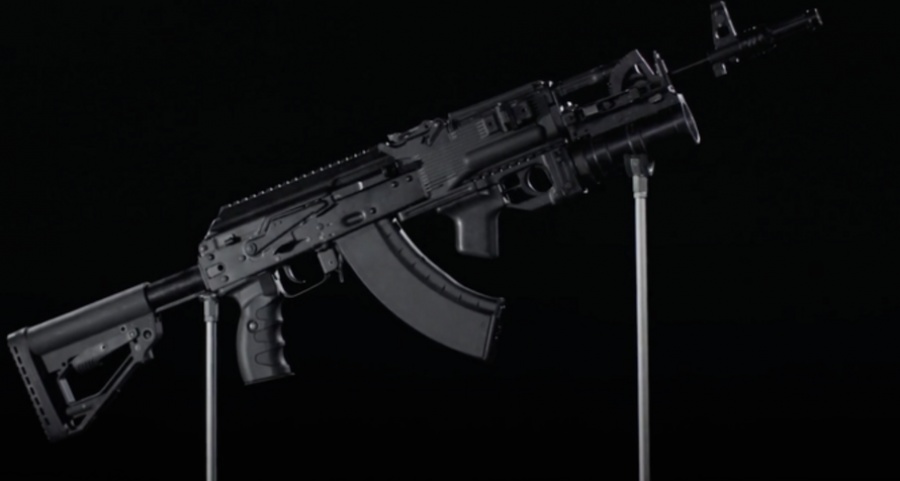 Ο πρωθυπουργός Modi εγκαινίασε εργοστάσιο που θα κατασκευάσει 750.000 Kalashnikov για τον ινδικό στρατό