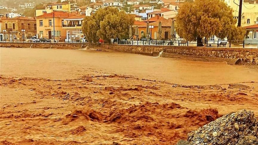 Κακοκαιρία Elias: Κορυφώνονται τα έντονα φαινόμενα - Χάος στην Εύβοια, προβλήματα στη Φωκίδα - Lockdown στον Βόλο