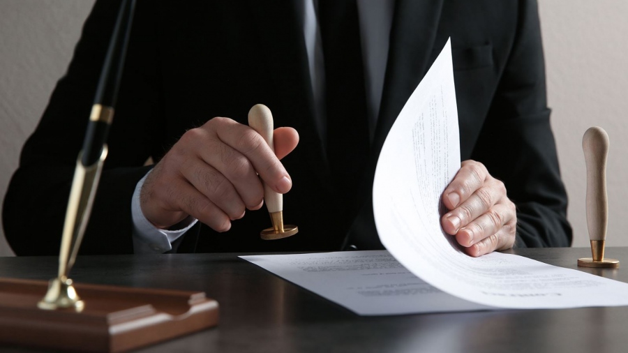 Συμβολαιογράφοι: Αποφάσισαν τη λήξη της αποχής τους - Πράσινο φως για τη χρήση του ψηφιακού φακέλου μεταβίβασης ακινήτων