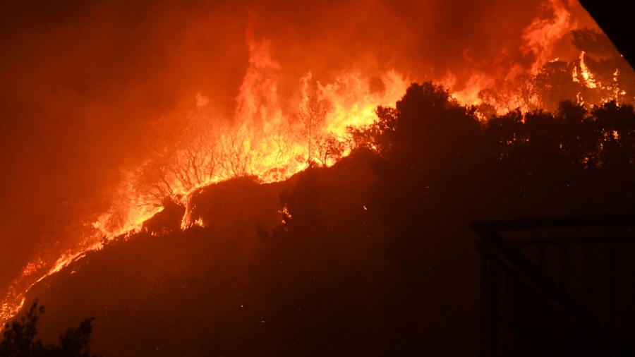 Διαλύθηκε η χώρα: Στάχτη 100.000 στρέμματα σε Χίο, Ζάκυνθο, Πρέβεζα - Κράτος προκλητικά άφαντο, αστυνομία οι... κάτοικοι