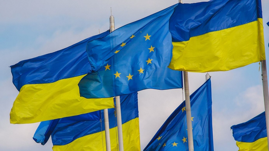 Βόμβα από Politico: Διχασμένη η Ευρώπη για την αγορά αμερικανικών όπλων από την Ουκρανία