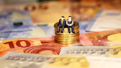 «Βόμβα» 27,7 τρισ. δολ. στα συνταξιοδοτικά ταμεία – Τι φοβούνται οι επενδυτές