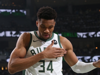 NBA: Οι Bucks «αγρίεψαν» και διέλυσαν τους Hawks (video)