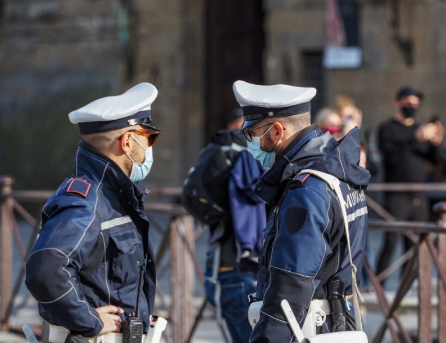 Ιταλία – Covid: Χιλιάδες αστυνομικοί για την τήρηση των περιοριστικών μέτρων – 662 νεκροί σε 24 ώρες