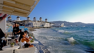 Εντείνεται η πίεση στο ΕΣΥ - Στα νησιά το μεγάλο μέτωπο - «Απειλείται» η Ίος - Ανησυχία για τη διάρκεια αντισωμάτων