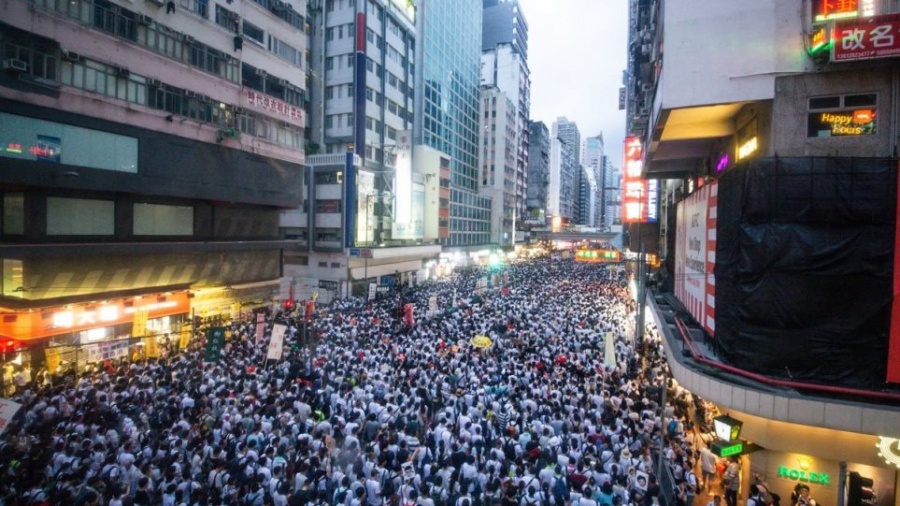Αντικυβερνητικές διαδηλώσεις στο Χονγκ Κονγκ - Κλειστά τα σχολεία για λόγους ασφαλείας