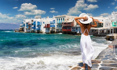 Περιζήτητη η Ελλάδα για διακοπές, «ξεφεύγουν» τα νούμερα σε σχέση με το 2019