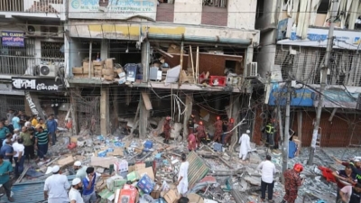 Μπανγκλαντές: Τουλάχιστον 15 νεκροί και δεκάδες τραυματίες από έκρηξη σε εμπορικό κτίριο στην Ντάκα