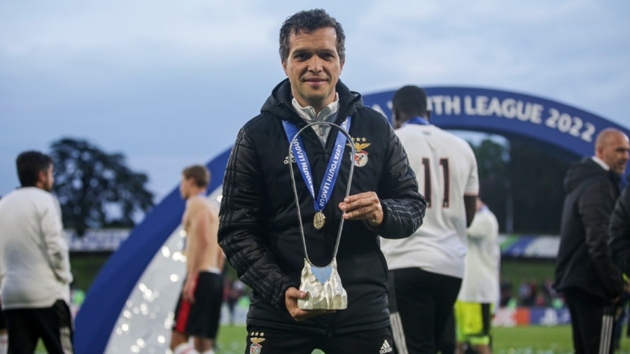 Ο Λούις Κάστρο στο BN Sports: «Πρώτος στόχος είναι να βγάζουμε ταλέντα για τη Μπενφίκα - Στην Ελλάδα και στον Παναιτωλικό ωρίμασα»