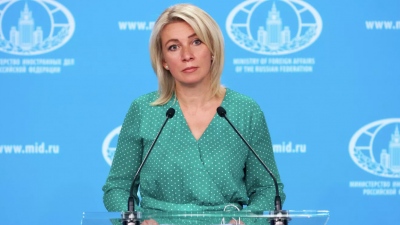 Κόλαφος η Zakharova: Ο Zelensky μισεί τους πάντες, ακόμα και όσους γλείφει