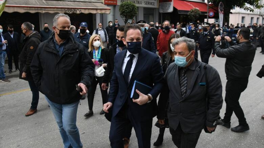 Πέτσας από Πάτρα: Κυβέρνηση, αυτοδιοίκηση, επιχειρήσεις είμαστε σύμμαχοι - Οι έμποροι αντιδρούν επιμένουν στα ανοικτά μαγαζιά