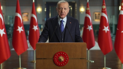 Εντείνονται οι ανησυχίες για την υγεία του Erdogan - Παραπατάει εξαντλημένος έπειτα από τελετή