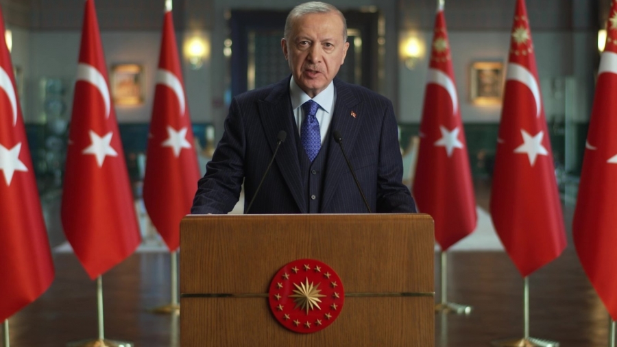 Εντείνονται οι ανησυχίες για την υγεία του Erdogan - Παραπατάει εξαντλημένος έπειτα από τελετή