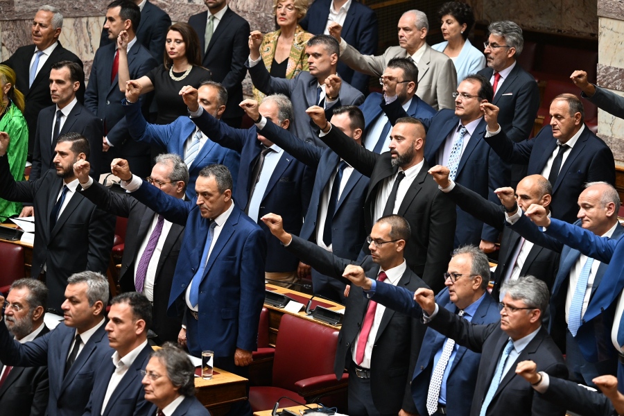 Οι «Σπαρτιάτες» επαίνεσαν ξανά από το βήμα της Βουλής τον Ηλία Κασιδιάρη - «Είμαστε Έλληνες Εθνικιστές»