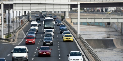 Κλειστός ο Κηφισός στην Ιερά Οδό λόγω τροχαίου με νταλίκα