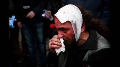 Δημοσιογράφοι, φωτορεπόρτερ και συνεργείο της ΕΡΤ στο στόχαστρο των κουκουλοφόρων