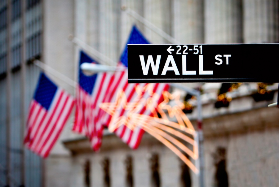 Απώλειες στη Wall Street, με το «βλέμμα» σε ομόλογα ΗΠΑ και εμπορική διαμάχη