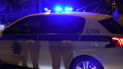 Ανήλικοι 13, 16 και 17 ετών έκλεβαν ρούχα από καταστήματα – Αφαιρούσαν τα αντικλεπτικά με ειδικό μαγνήτη, πέντε συλλήψεις