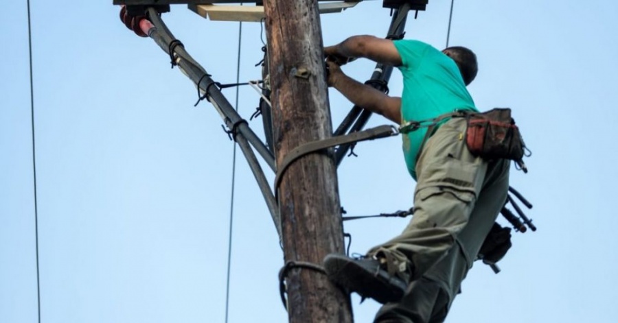 Πόρος: Αποκαθίσταται σταδιακά η ηλεκτροδότηση - Σχεδόν όλο το νησί έχει πλέον ρεύμα