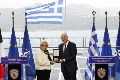 Δένδιας με τη Γαλλίδα ΥΠΑΜ στη φρεγάτα «Κίμων»: Επισπεύδουμε την ανανέωση της ελληνογαλλικής αμυντικής συμφωνίας για αέρα και θάλασσα