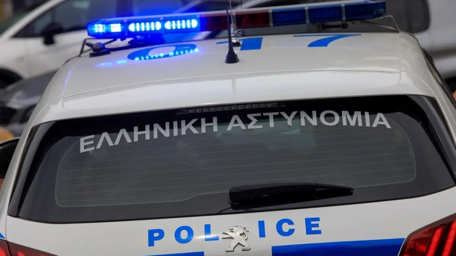 Ομόνοια: Οδηγός ταξί επιτέθηκε και λήστεψε δύο Γάλλους – Στο νοσοκομείο ο ένας