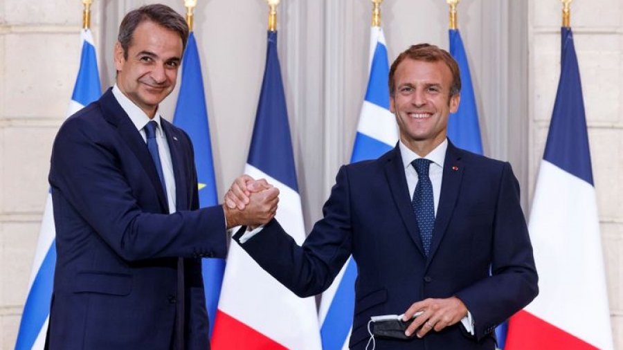 Νέο «ευχαριστώ» Macron για Canadair - Μητσοτάκης: Ενωμένοι στην προστασία ζωής και φύσης