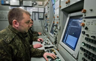 Η ρωσική αεράμυνα με ηλεκτρονικό πόλεμο κατέρριψε σμήνος ουκρανικών drones σε Belgorod και Smolensk
