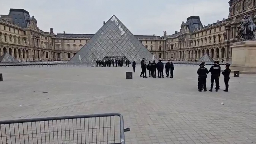 Alert in France: Unbelievable robbery at the Louvre museum - Napoleon's collection jewelry stolen in 7 minutes