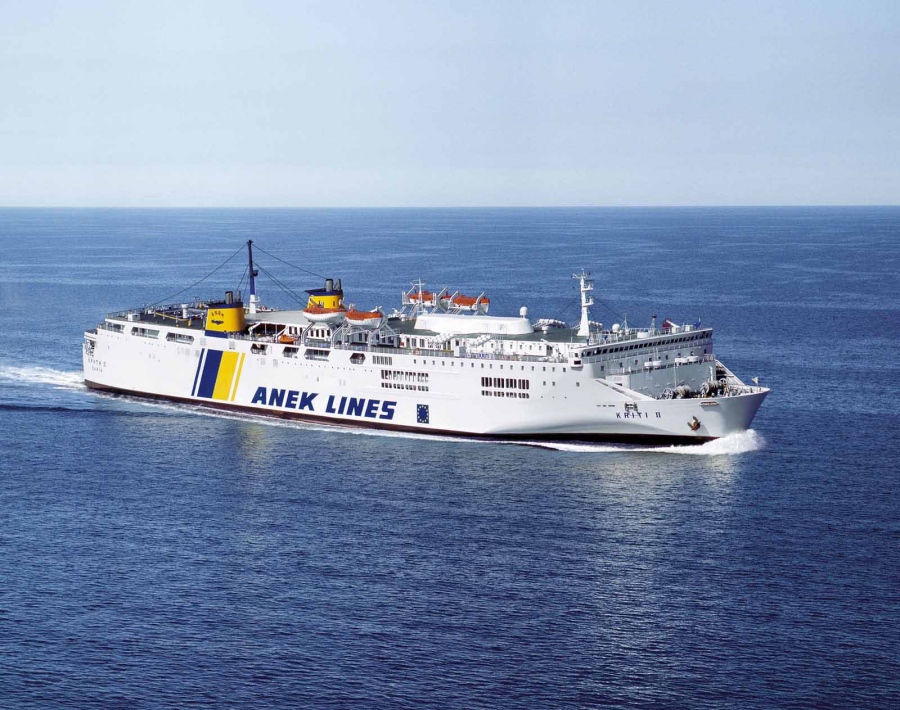 Μηχανική βλάβη στο Κρήτη ΙΙ από το λιμάνι του Πειραιά για Ηράκλειο – Απαγορεύθηκε ο απόπλους