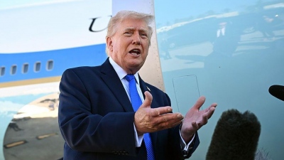 Ασυγκράτητος Trump αδειάζει τους Ευρωπαίους: «Η Ουκρανία δεν είναι δικός μας πόλεμος»