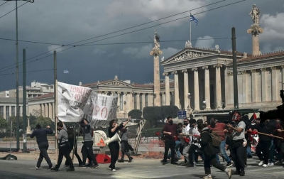 Politico: Εκεί που ετοίμαζε εκλογές, ο Κυριάκος Μητσοτάκης αντιμετωπίζει τη λαϊκή οργή - Ζυγίζει τις πολιτικές συνέπειες