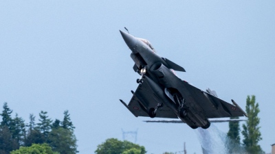 Νέα εποχή αεροπορικού πολέμου - Η Γαλλία οπλίζει τα Rafale απέναντι στα drones