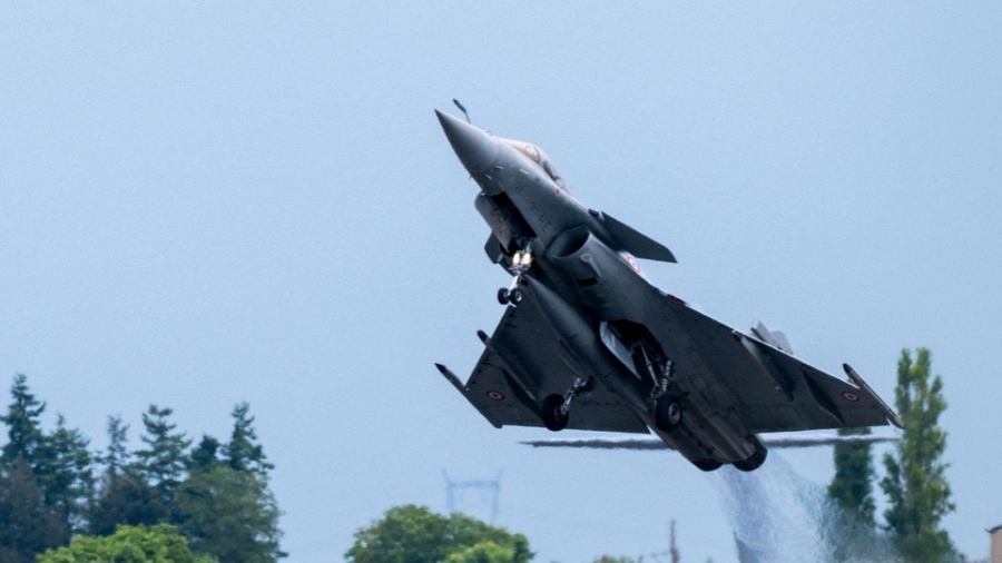 Νέα εποχή αεροπορικού πολέμου - Η Γαλλία οπλίζει τα Rafale απέναντι στα drones