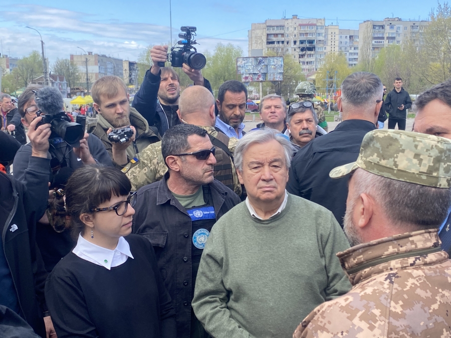 Στην Ουκρανία ο Guterres: Παράλογος ένας πόλεμος τον 21ο αιώνα – Επίσκεψη σε Borodyanka, Bucha