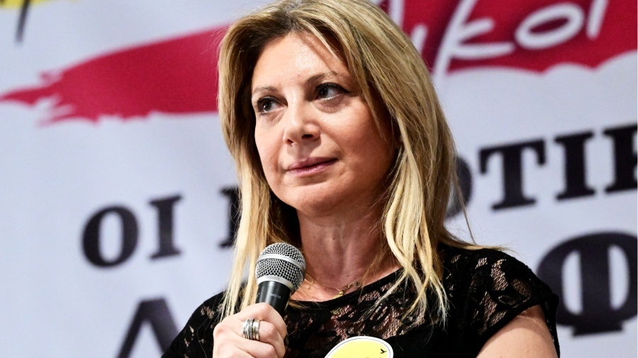 Στήριγμα στους αγρότες από τη Μαρία Καρυστιανού - Πήγε στο μπλόκο της Νίκαιας