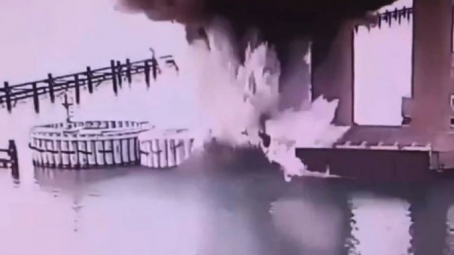 Η προσπάθεια των Ουκρανών να χτυπήσουν την Γέφυρα της Κριμαίας με 1.100 κιλά ΤΝΤ απέτυχε…