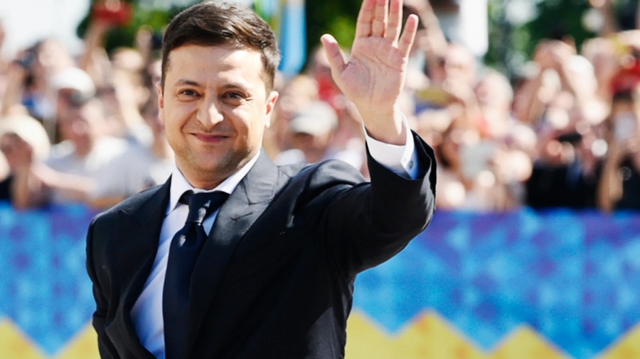 Οι Ουκρανοί σκοτώνονται στην πρώτη γραμμή, ενώ ο Zelensky σπαταλά χρήματα σε πολυτελή ακίνητα και την άπληστη πεθερά...