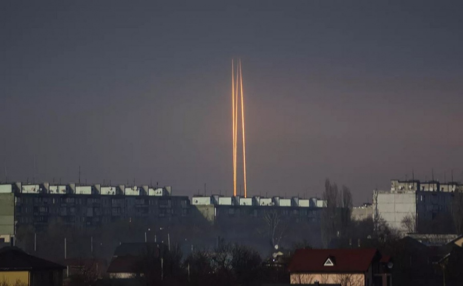 Ρωσικοί βομβαρδισμοί επέφεραν καίριο πλήγμα σε υποδομές στο τμήμα της Kherson που ελέγχεται από την Ουκρανία