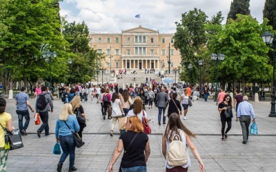 Έρευνα Public Issue: Στρατός και αστυνομία οι θεσμοί που εμπιστεύονται περισσότερο οι Έλληνες
