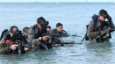 Πρόβες πολέμου γύρω από τη Βενεζουέλα - Οι ειδικές δυνάμεις των ΗΠΑ είναι έτοιμες, ο Maduro απαντά με ανάπτυξη στρατού