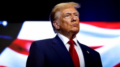 Αίσθηση προκαλεί ο Γάλλος ΥΠΑΜ Lecornu: «O Trump κλότσησε την Ευρώπη στον κ...ο»