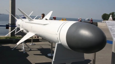 Η Ρωσία χτυπάει ξανά: Οι πύραυλοι Kalibr και Kh-35 απειλούν την αμερικανική υπεροπλία