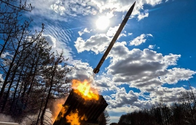 Κόλαση φωτιάς σε Sumy και Zaporizhia – Όσο πλησιάζουν Slovyansk, Kramatorsk μειώνεται ο ρυθμός προέλασης λόγω drones