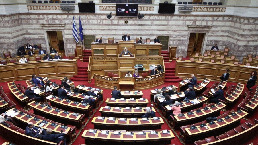 Βουλή: Πέρασε το ν/σ για τους δικηγόρους- Τροπολογίες για αγρότες και έλεγχο συνταγογράφησης