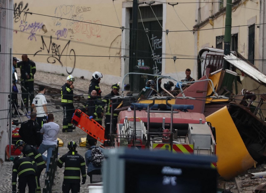 Τραγωδία στην Πορτογαλία - 15 νεκροί και 9 τραυματίες από τον εκτροχιασμό τελεφερίκ στη Λισαβόνα