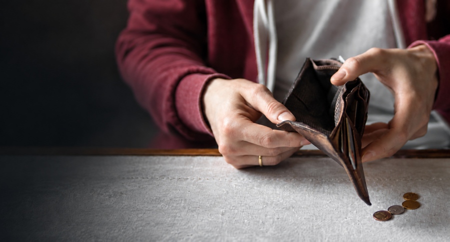 Εθνική ντροπή: Eξαφάνισαν τη μεσαία τάξη – 900.000 παίρνουν κάτω από τα 1.000 ευρώ, αυξήσεις - κοροϊδία στον μέσο μισθό
